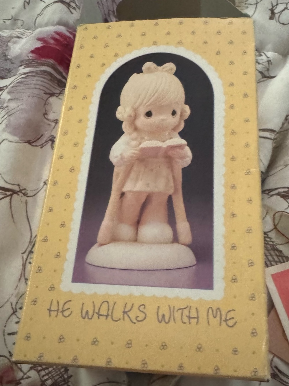 Precious Moments Figurine in Cream and Yellow - "He Walks With Me" - Picture 7 of 7